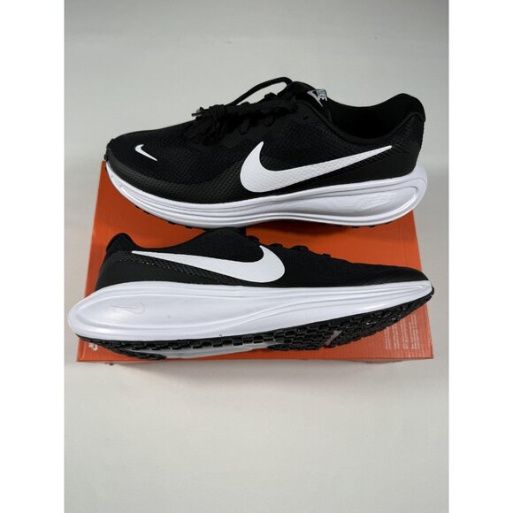 New Nike Revolution 8 Shoes Mens Size 13 Black White Running HJ9198 003 main image 8
